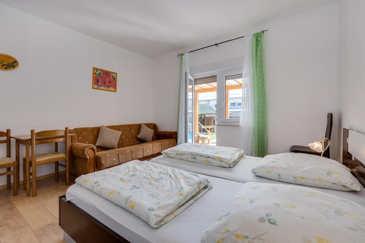 Apartmán Twisting By The Private Pool Zadar