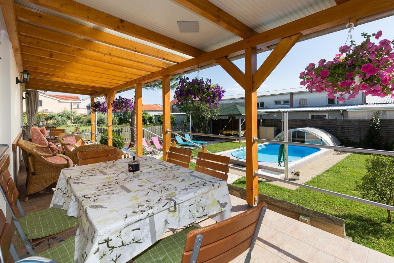 Apartmán Twisting By The Private Pool
